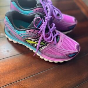 Womens BROOKS Glycerin 12 Size 6 Running Walking Training